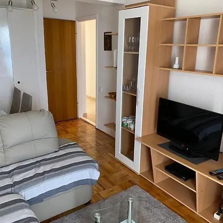 Apartmani Mirko * Donji Okrug (Ciovo)